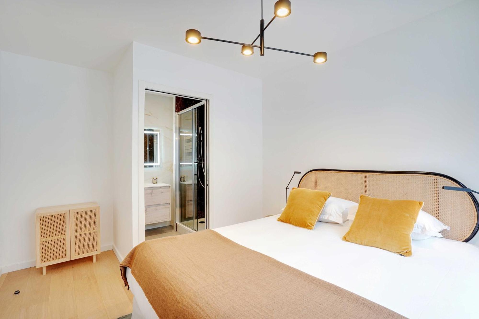 Raffinement Et Confort Dans Cette Residence A Levallois-Perret Exterior photo