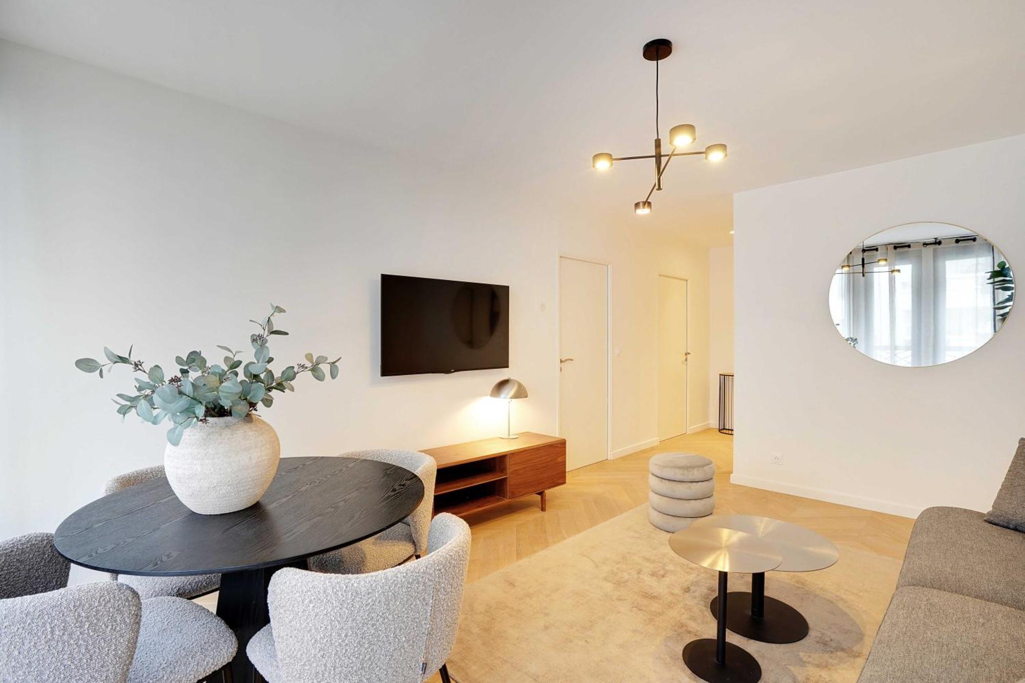 Raffinement Et Confort Dans Cette Residence A Levallois-Perret Exterior photo
