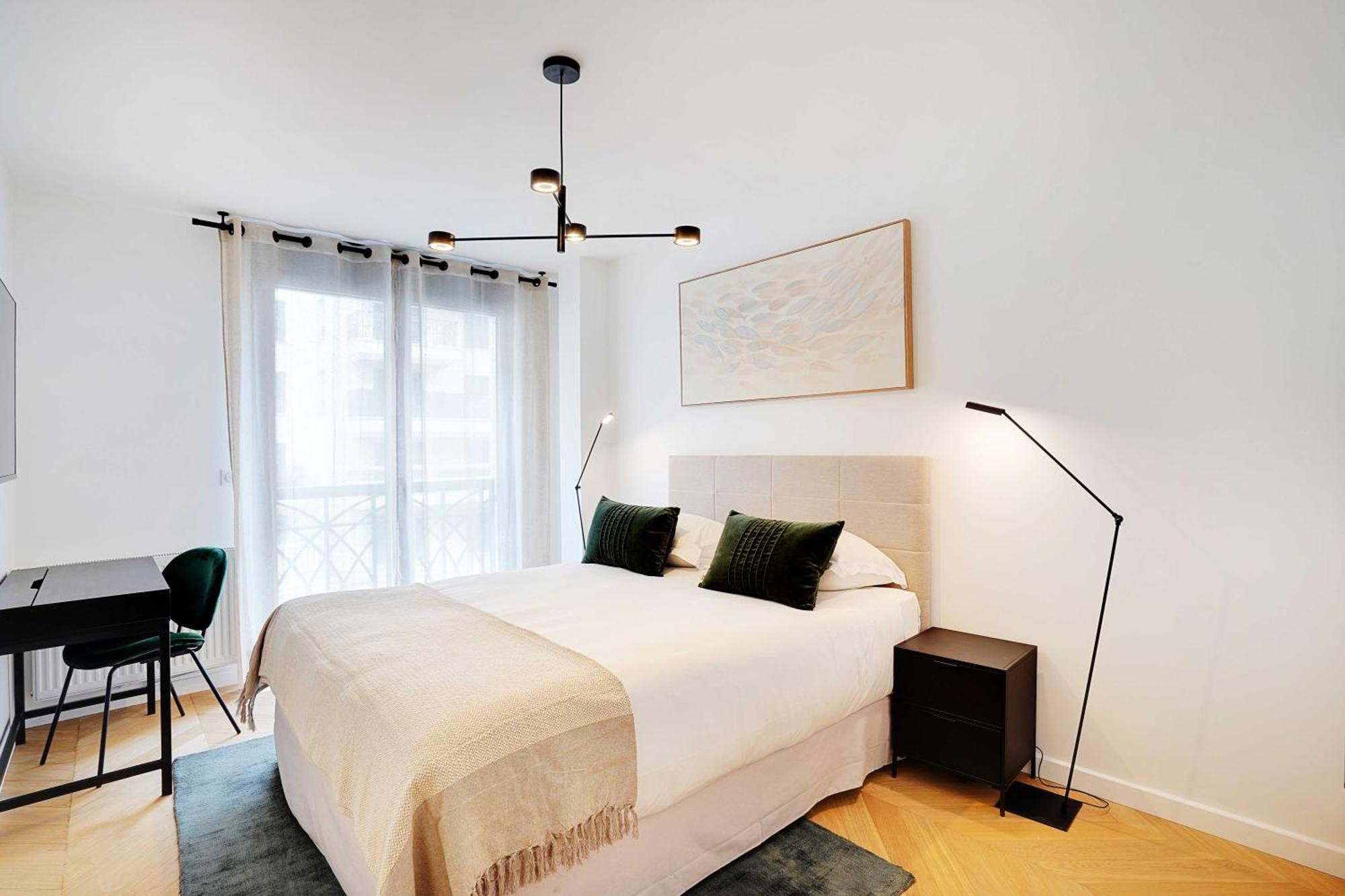 Raffinement Et Confort Dans Cette Residence A Levallois-Perret Exterior photo