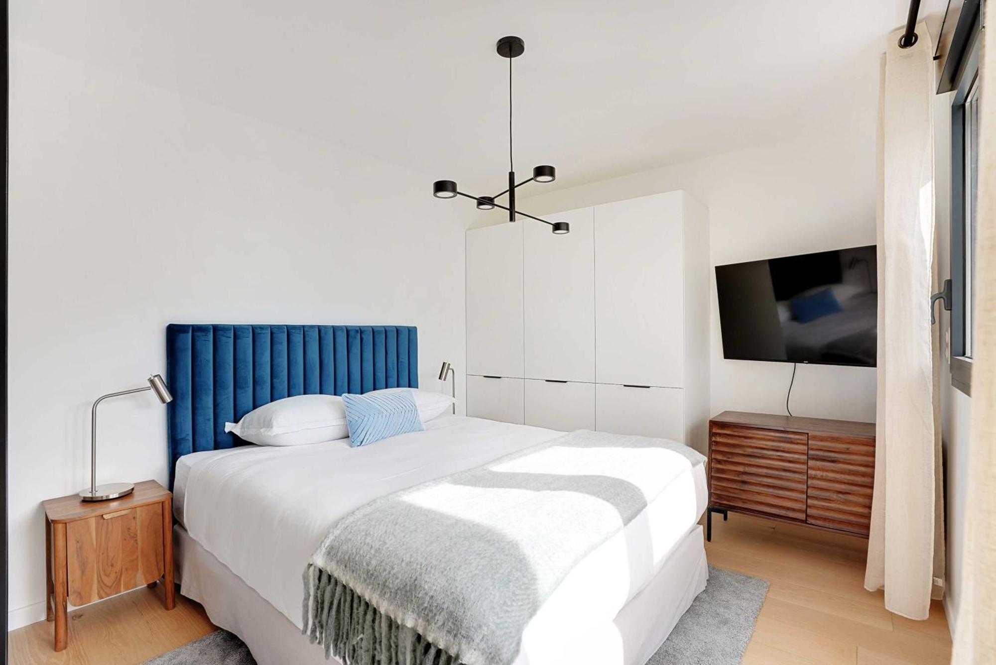 Raffinement Et Confort Dans Cette Residence A Levallois-Perret Exterior photo