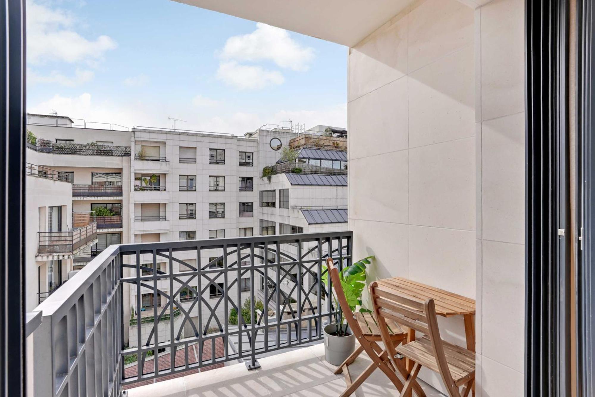 Raffinement Et Confort Dans Cette Residence A Levallois-Perret Exterior photo
