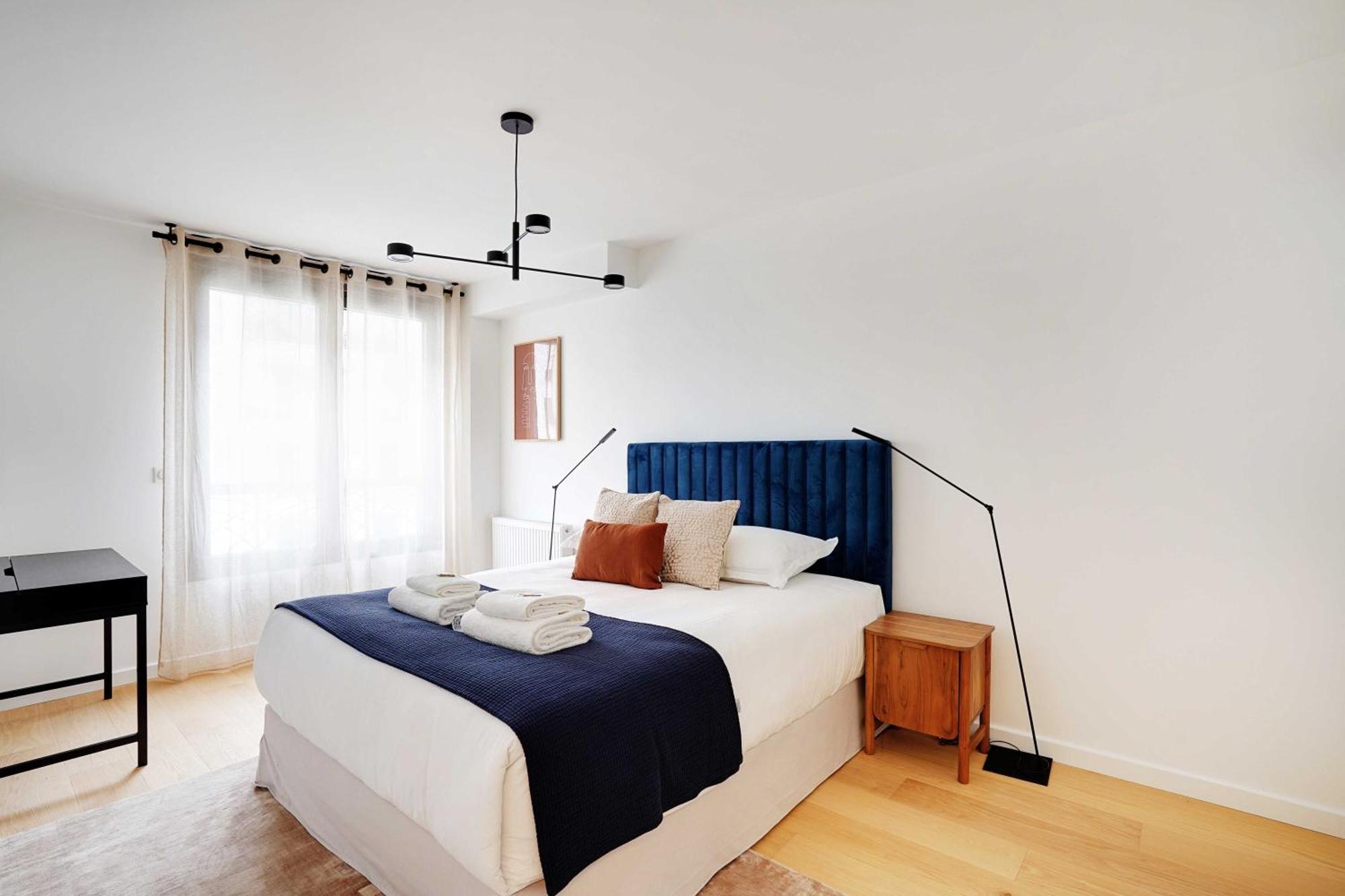 Raffinement Et Confort Dans Cette Residence A Levallois-Perret Exterior photo